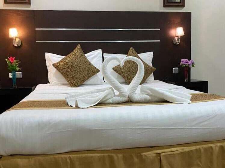 带大床的高级房间, Rest Night Serviced Apartments   Al Nafal