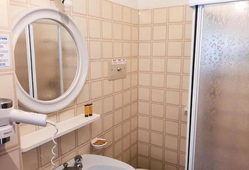 스탠다드 룸 산 전망, Residence Hotel Maxi