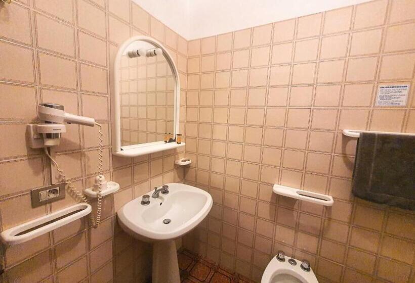 Номер Стандарт Вид на Озеро, Residence Hotel Maxi