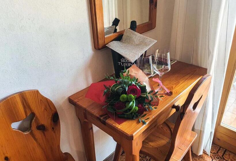 غرفة قياسية مطلّة علي البحيرة, Residence Hotel Maxi