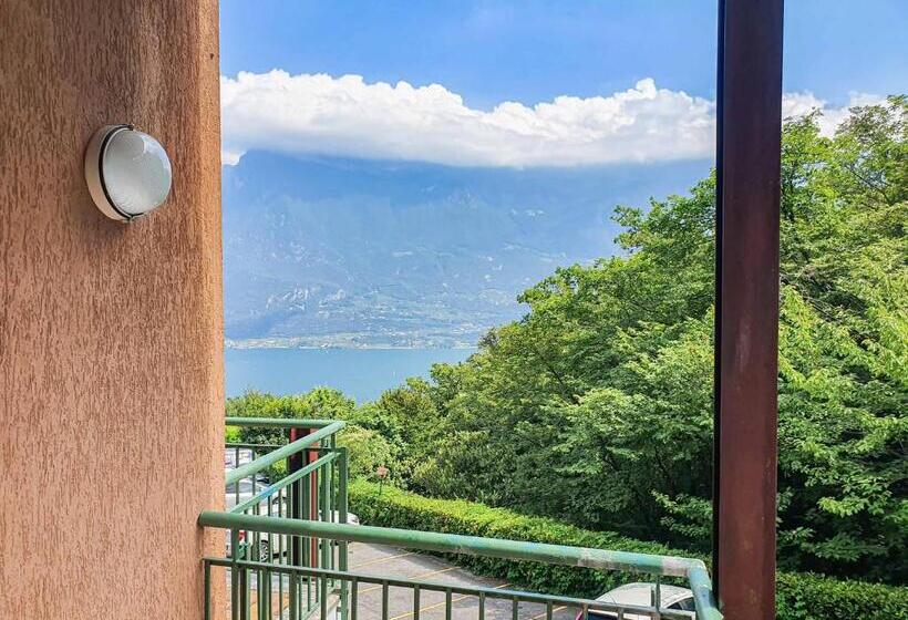 2 Bedroom Apartment with Views, Residence Hotel Maxi