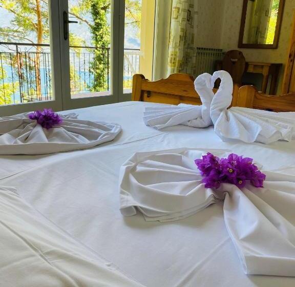 غرفة قياسية رباعية, Residence Hotel Maxi