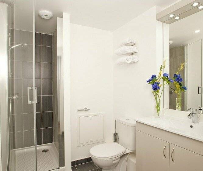 استودیوی استاندارد, Residhome Paris Rosa Parks