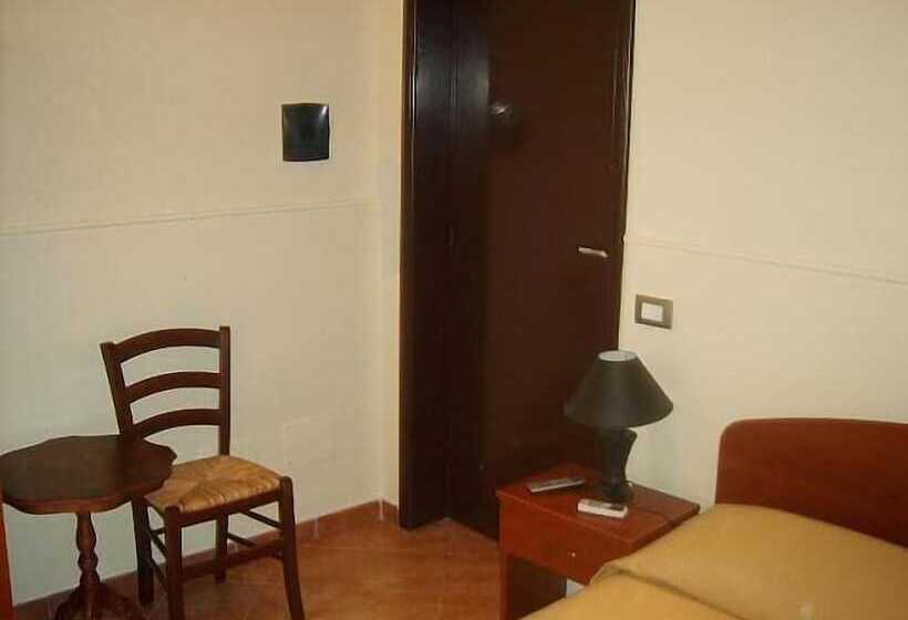 חדר דלוקס לשלושה, Antica Vittoria