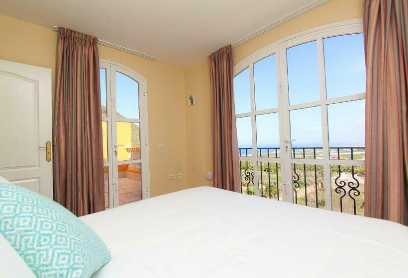 Апартаменты 2 Спальни Вид на Море, Coral Los Silos  Your Natural Accommodation Choice