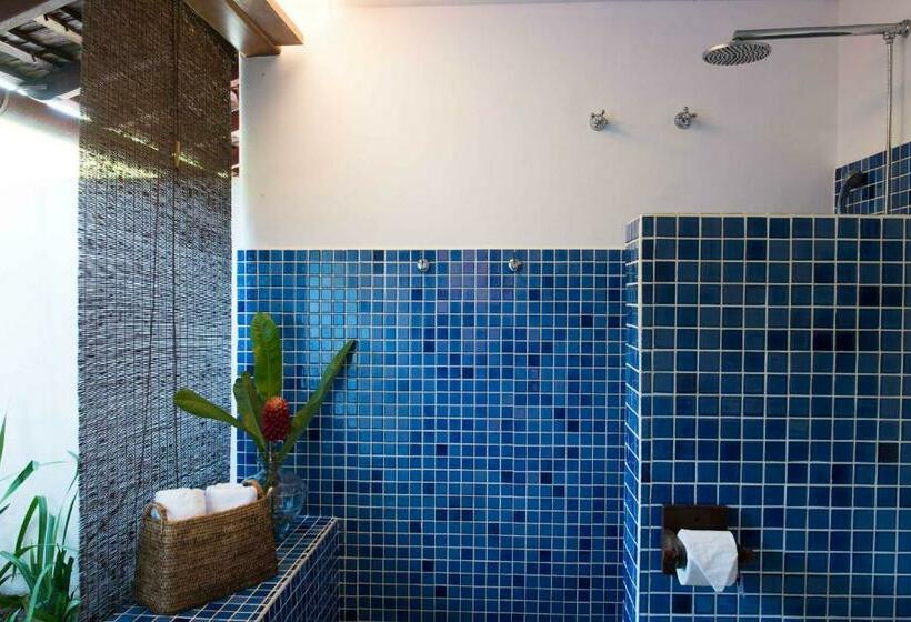 스위트 킹사이즈 침대, Pousada Tutabel