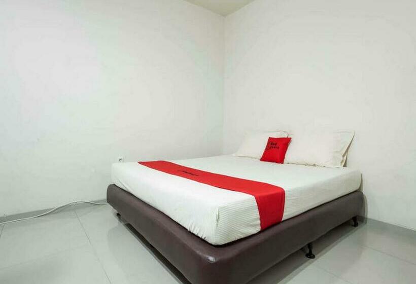 Номер Economy, Reddoorz @ Panglima Sudirman