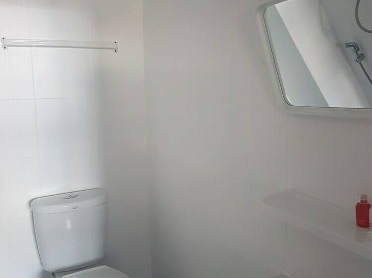 غرفة عائلية, Chaam Guesthouse