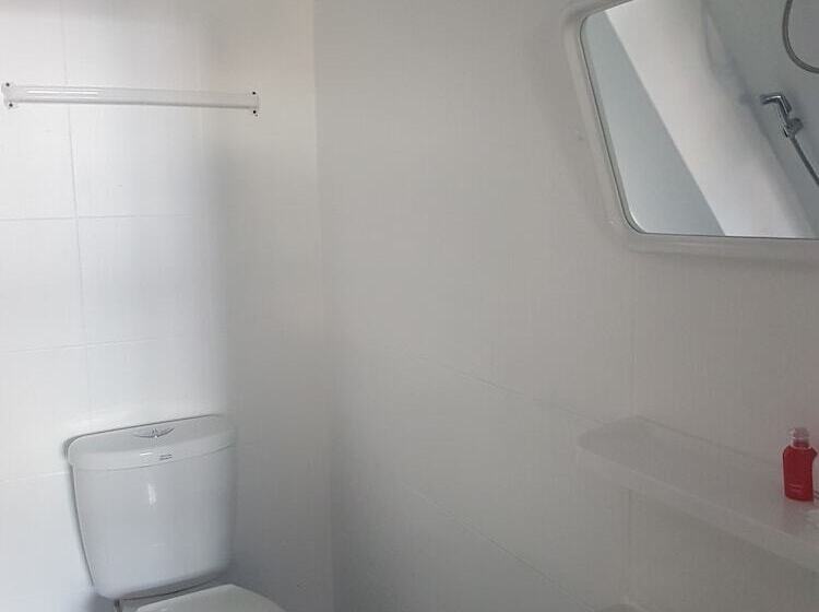 غرفة عائلية, Chaam Guesthouse