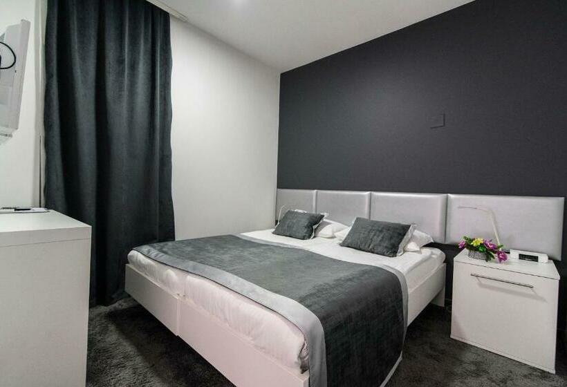 エコノミールーム, Cool Zagreb Airport