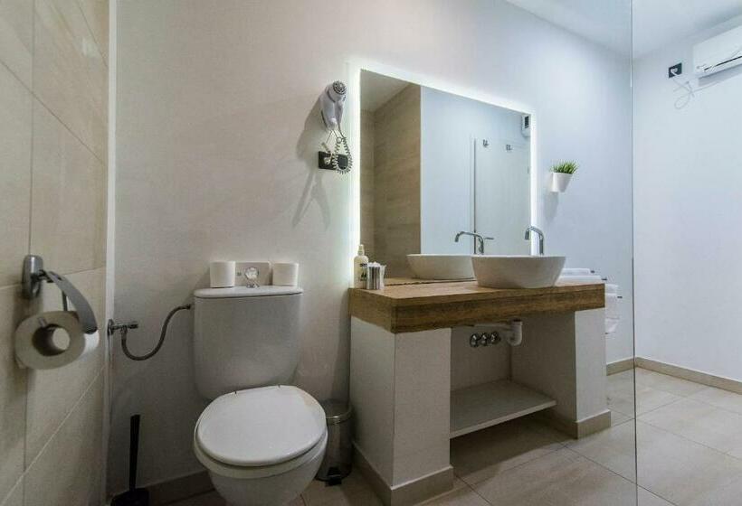 غرفة قياسية, Cool Zagreb Airport