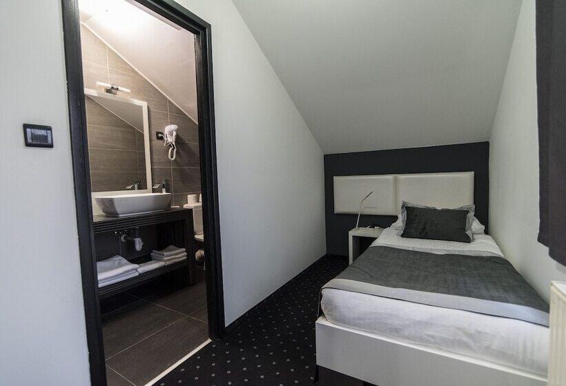 コンフォートトリプルルーム, Cool Zagreb Airport