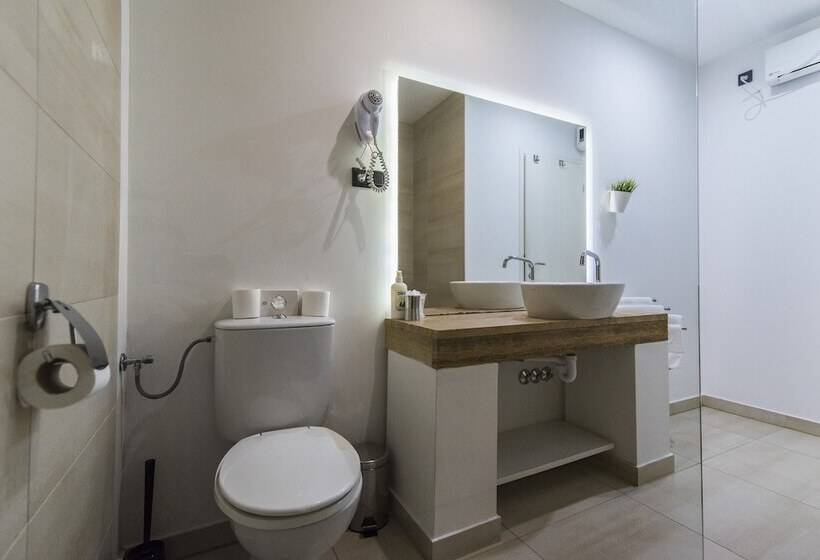 スーペリアールーム, Cool Zagreb Airport