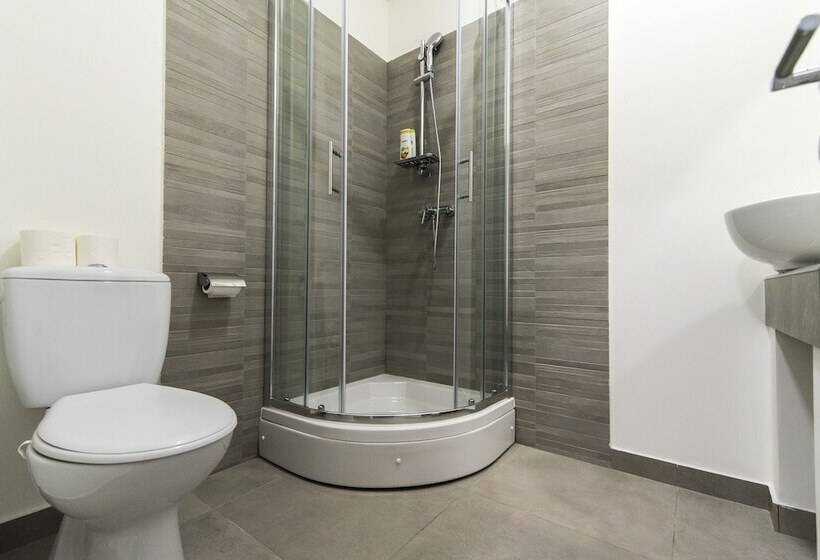 غرفة قياسية, Cool Zagreb Airport