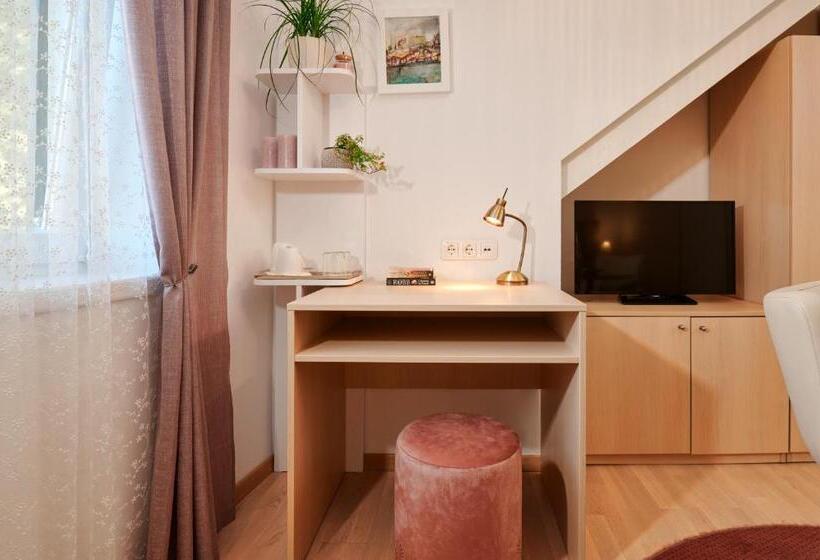 四人标准间, Lanterna Rooms