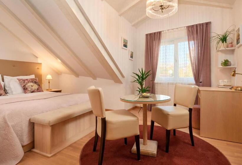 四人标准间, Lanterna Rooms