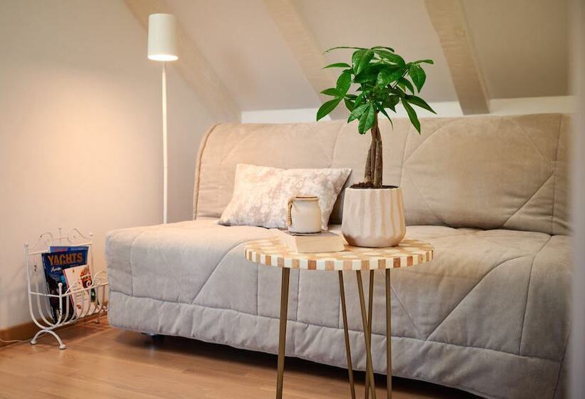 四人豪华间, Lanterna Rooms