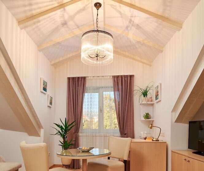 四人豪华间, Lanterna Rooms