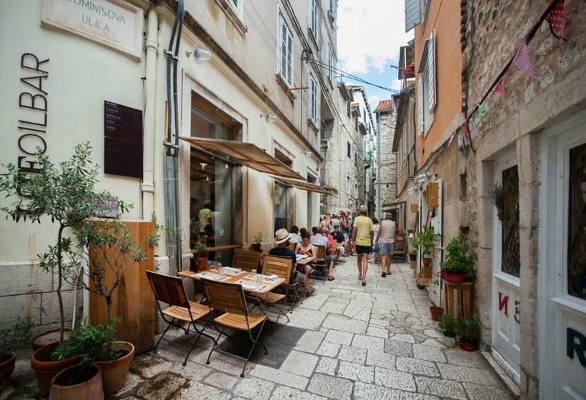 اتاق لوکس, Pylon Rooms