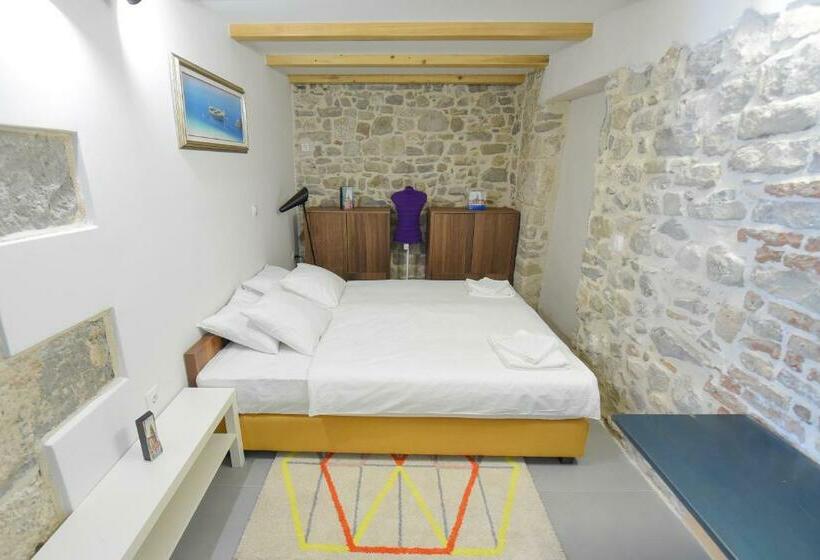 اتاق لوکس, Pylon Rooms