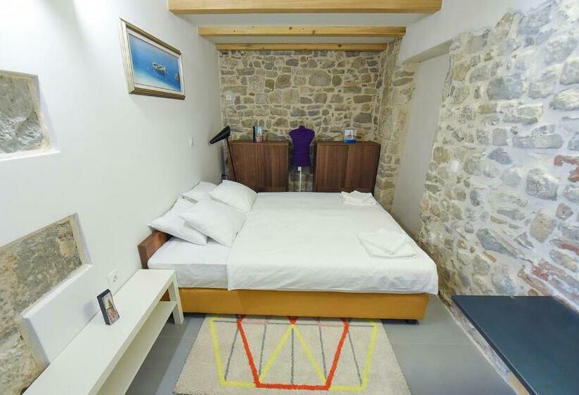 اتاق لوکس, Pylon Rooms