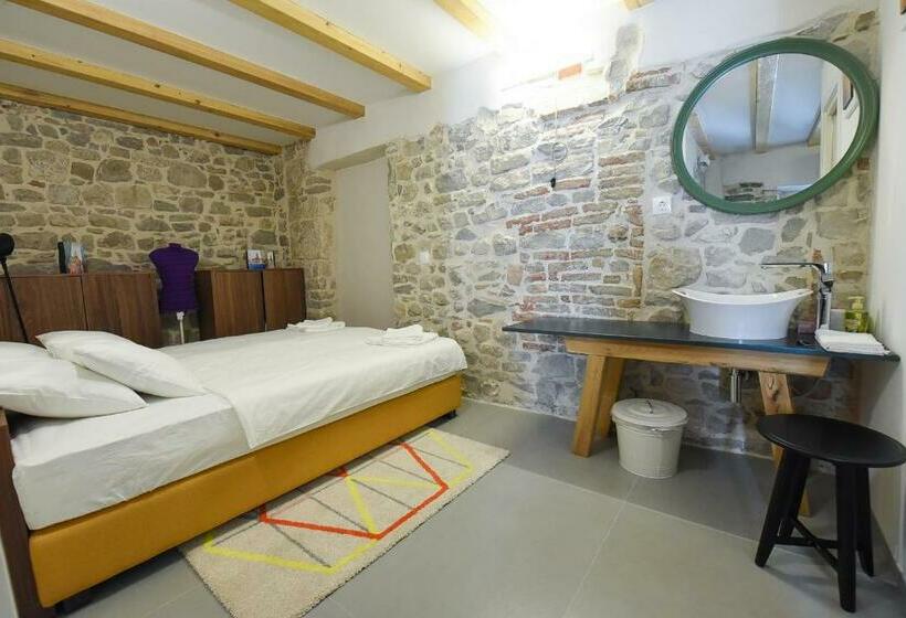 اتاق لوکس, Pylon Rooms