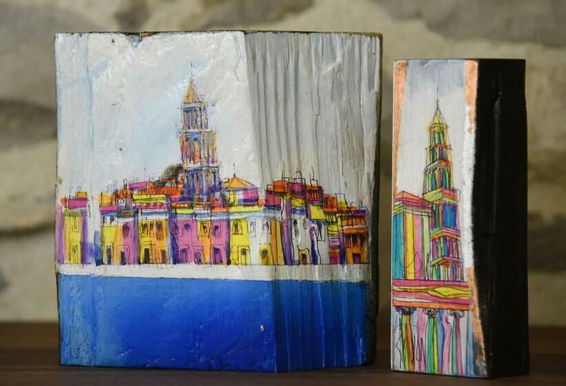 اتاق لوکس, Pylon Rooms