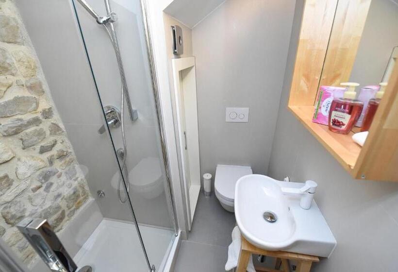 اتاق لوکس, Pylon Rooms