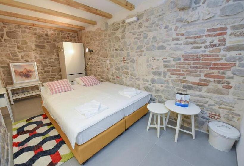 اتاق لوکس, Pylon Rooms