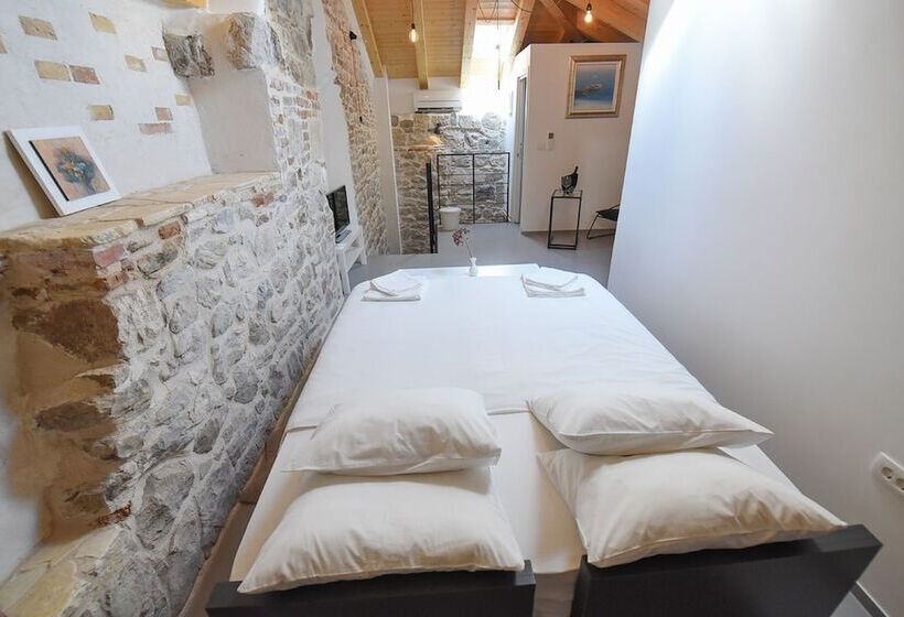 اتاق لوکس, Pylon Rooms