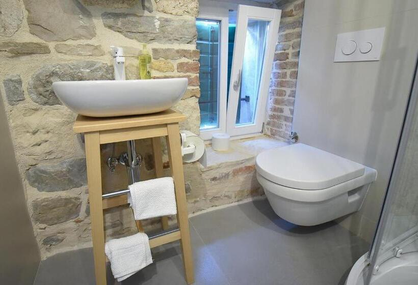 اتاق لوکس, Pylon Rooms