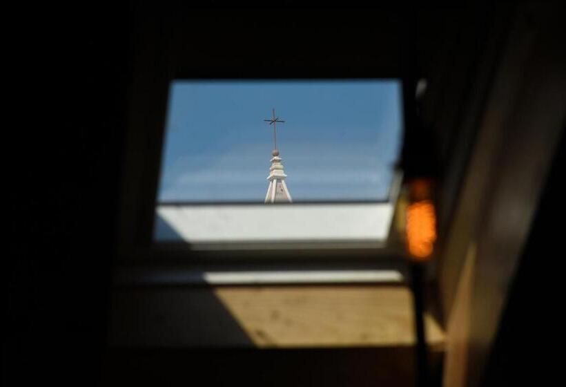 اتاق لوکس, Pylon Rooms