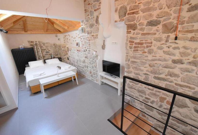 اتاق لوکس, Pylon Rooms