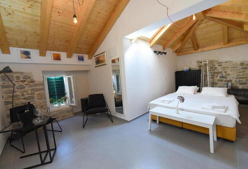 اتاق لوکس, Pylon Rooms