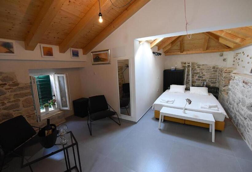 اتاق لوکس, Pylon Rooms