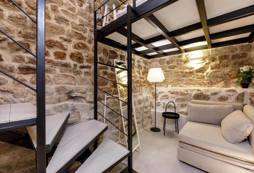 اتاق لوکس, Pylon Rooms