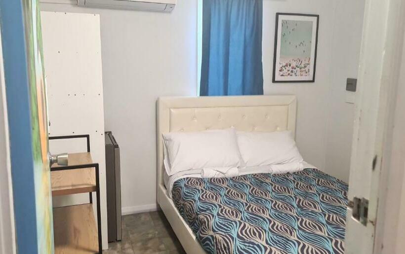 Номер Стандарт Совместная Ванная, Castaways Backpackers Cairns
