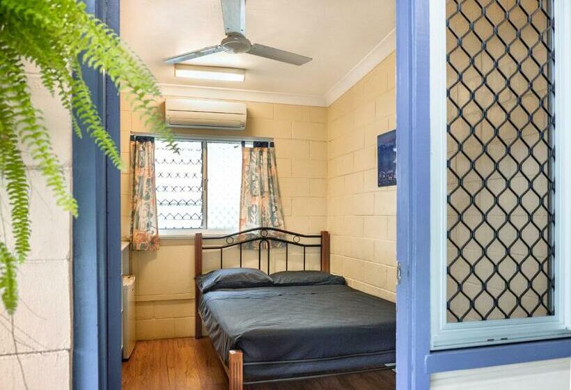 חדר סטנדרט חדר אמבטיה משותף, Castaways Backpackers Cairns