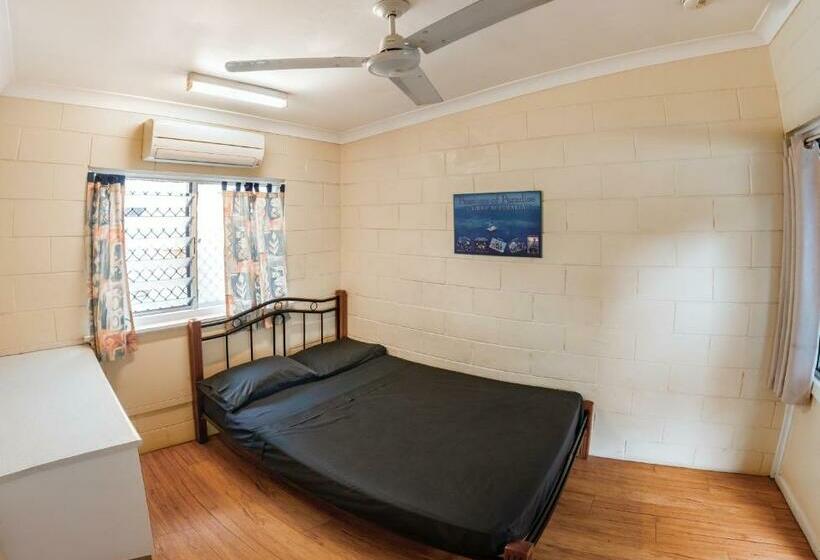 חדר סטנדרט חדר אמבטיה משותף, Castaways Backpackers Cairns