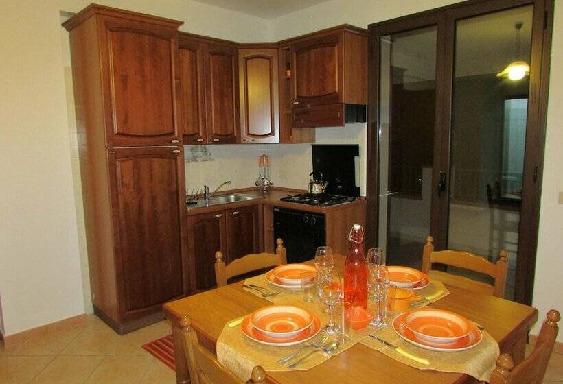 Deniz Manzaralı 1 Yatak Odalı Daire, Residence Villa Santa Lucia