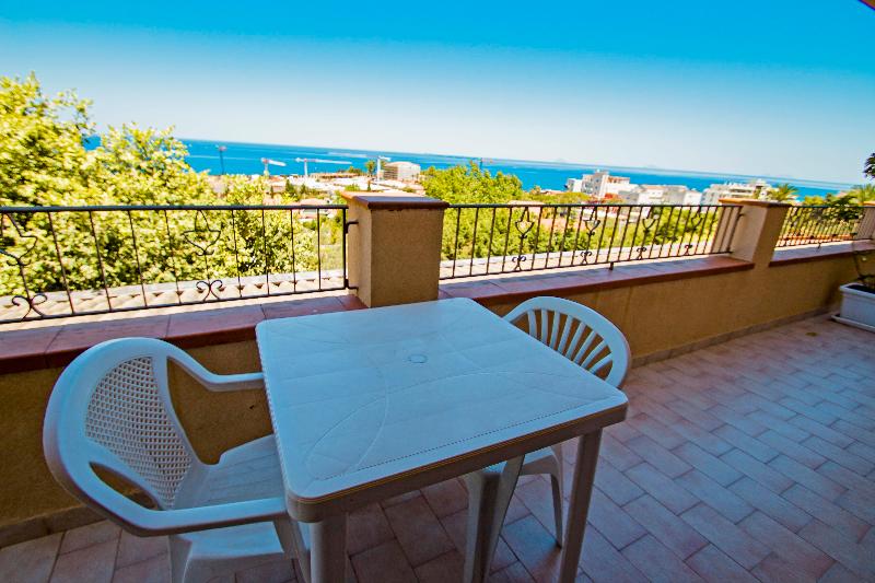 Deniz Manzaralı 1 Yatak Odalı Daire, Residence Villa Santa Lucia