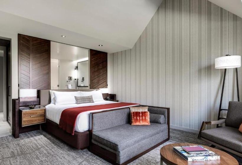 キングサイズベッドのスタンダードルーム, Edgewood Tahoe Resort