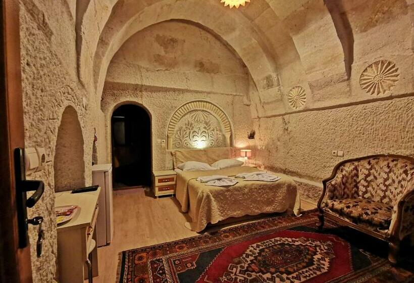سوییت, Falcon Cave Suites