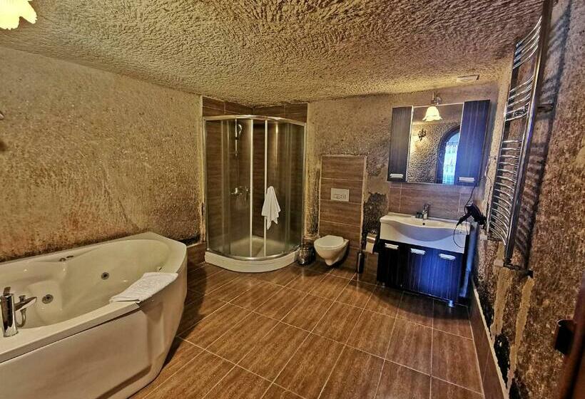 套房, Falcon Cave Suites