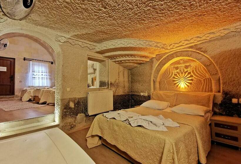 سوییت, Falcon Cave Suites