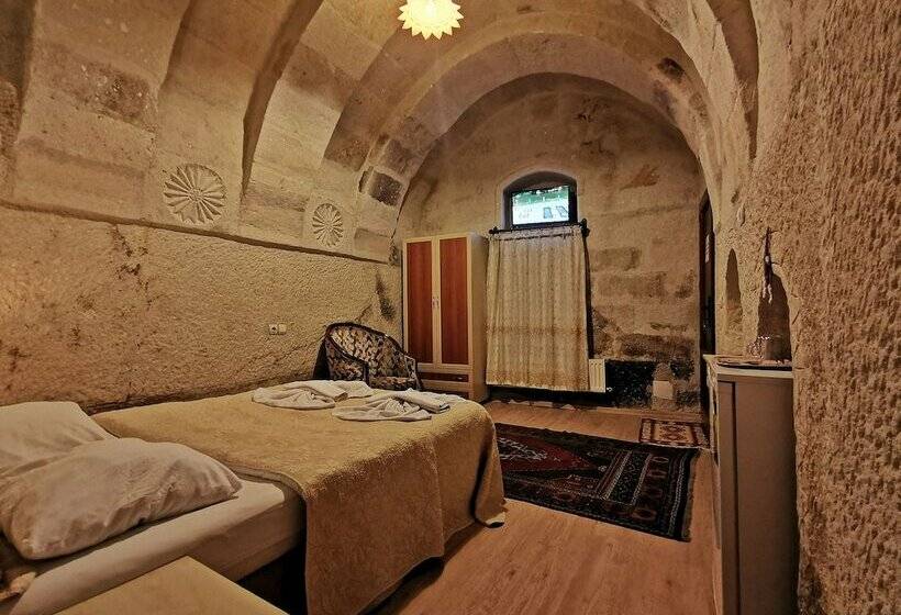 سوییت, Falcon Cave Suites