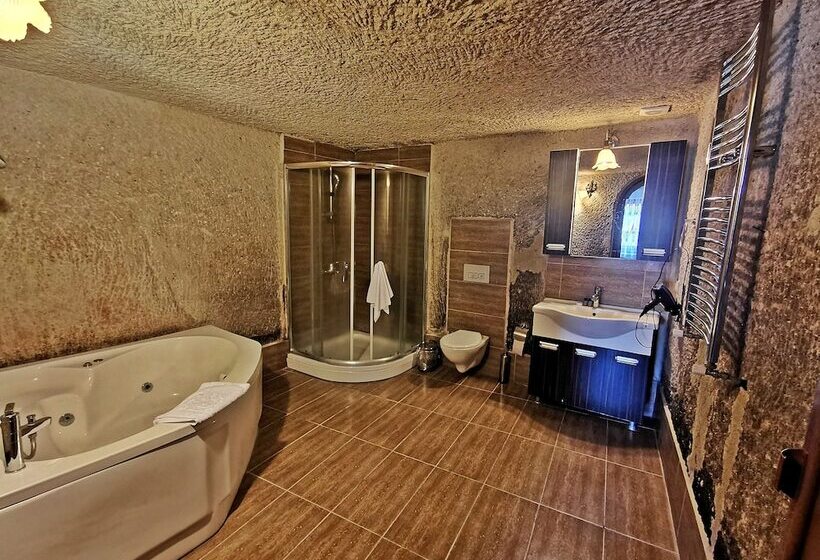 套房, Falcon Cave Suites