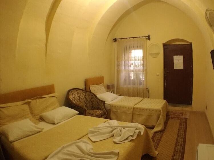 套房, Falcon Cave Suites