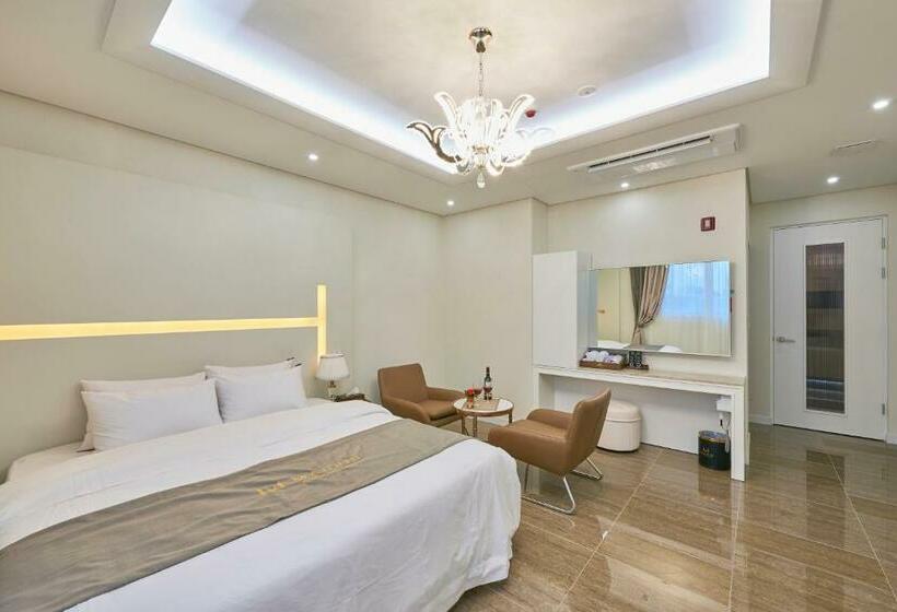 اتاق استاندارد, Gwangju Madrid
