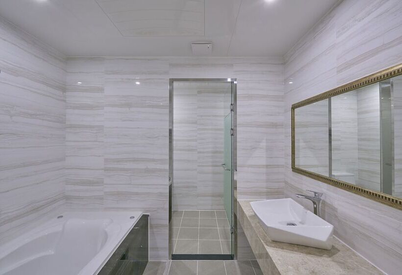 غرفة ديلوكس, Gwangju Madrid